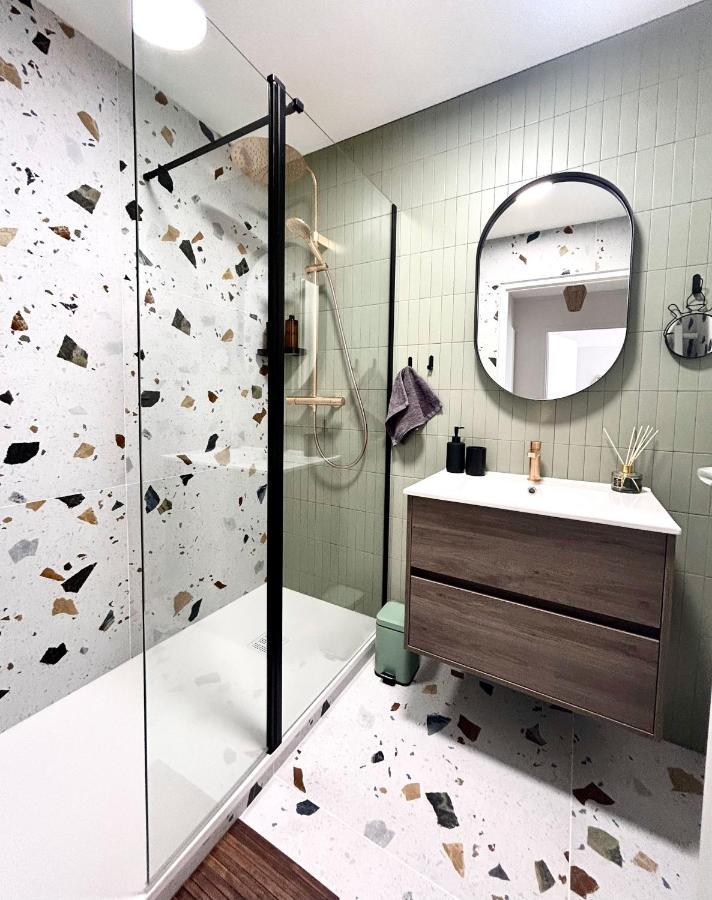 Appartamento Modern 1 Bdr + Balcony + Free Parking + Ac + Pool L'Isle-d'Abeau Esterno foto
