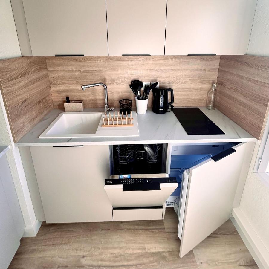 Appartamento Modern 1 Bdr + Balcony + Free Parking + Ac + Pool L'Isle-d'Abeau Esterno foto